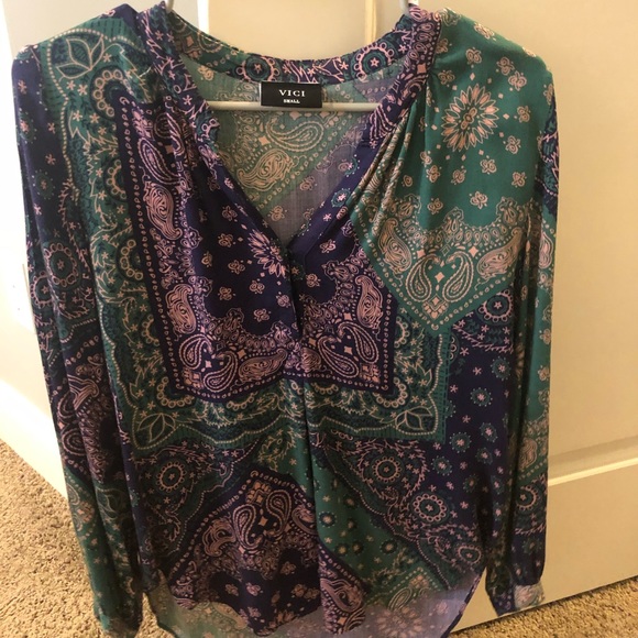 VICI hi lo blouse - Picture 1 of 9